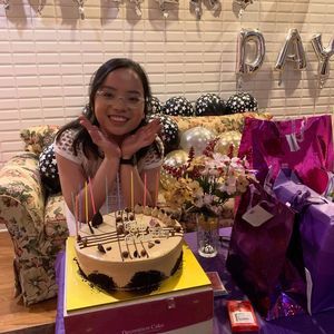 Meet your Posher, Trinh